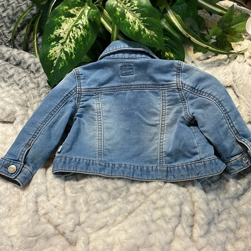 🩵 B’gosh Baby denim Jean jacket Button front in size 9 M JUST SO STINKIN CUTE